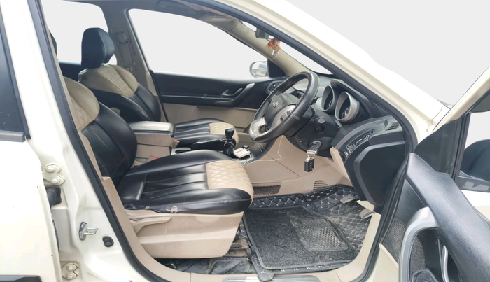 2015 Mahindra XUV500 W6, Diesel, Manual, 91,030 km, interior