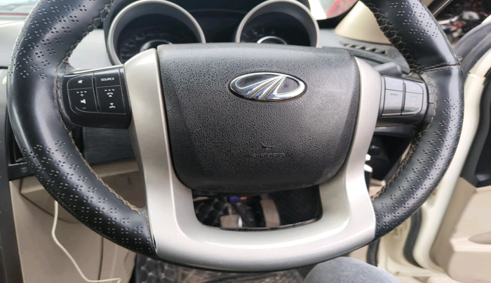 2015 Mahindra XUV500 W6, Diesel, Manual, 91,030 km, interior