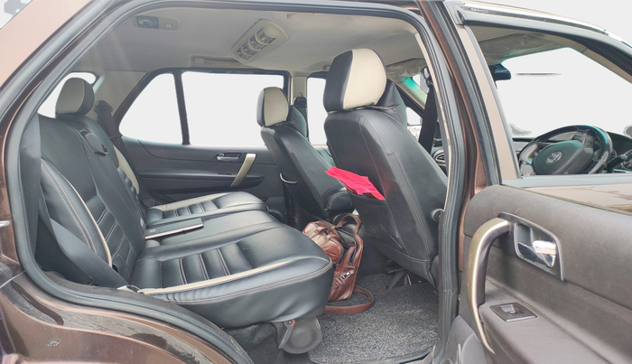 2016 Tata Safari Storme 2.2 EX 4X2, Diesel, Manual, 1,45,277 km, interior