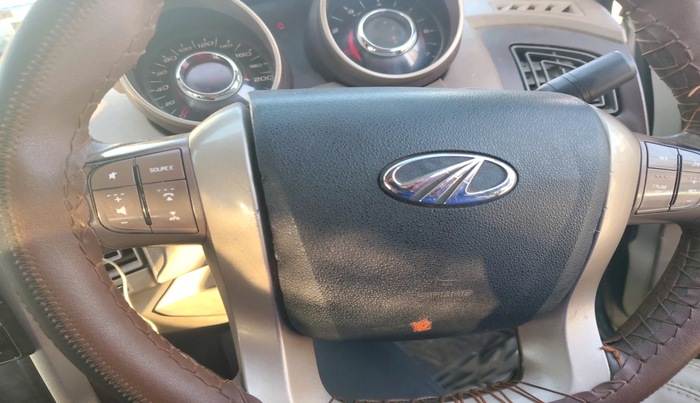 2014 Mahindra XUV500 W6, Diesel, Manual, 1,13,206 km, interior