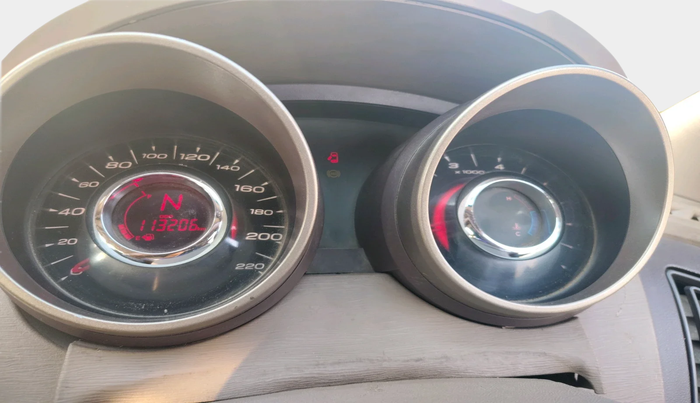 2014 Mahindra XUV500 W6, Diesel, Manual, 1,13,206 km, interior