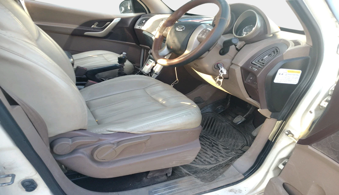 2014 Mahindra XUV500 W6, Diesel, Manual, 1,13,206 km, interior