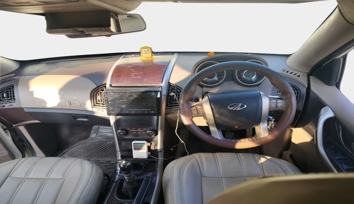 2014 Mahindra XUV500 W6, Diesel, Manual, 1,13,206 km, interior