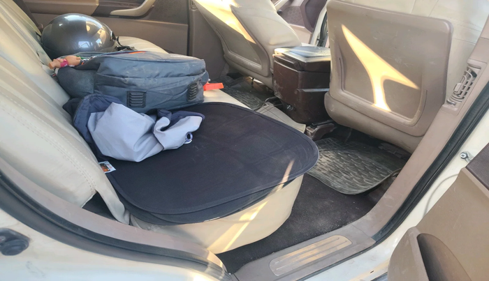 2014 Mahindra XUV500 W6, Diesel, Manual, 1,13,206 km, interior