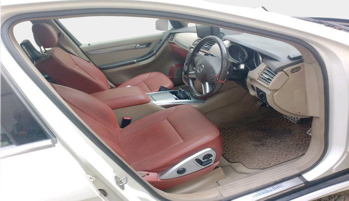 2012 Mercedes Benz R Class R 350 CDI AT, Diesel, Automatic, 1,38,895 km, interior
