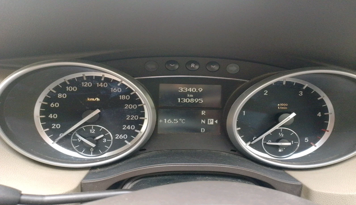 2012 Mercedes Benz R Class R 350 CDI AT, Diesel, Automatic, 1,38,895 km, interior