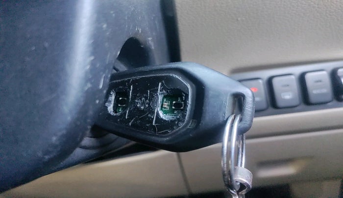 2018 Mahindra TUV300 T8, Diesel, Manual, 76,521 km, interior