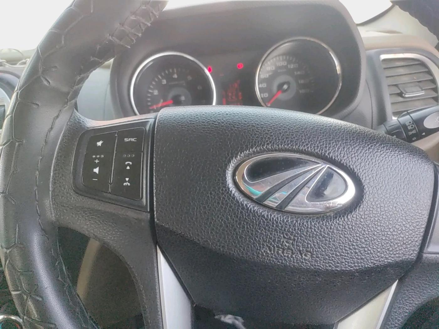 2018 Mahindra TUV300 T8, Diesel, Manual, 76,521 km, interior