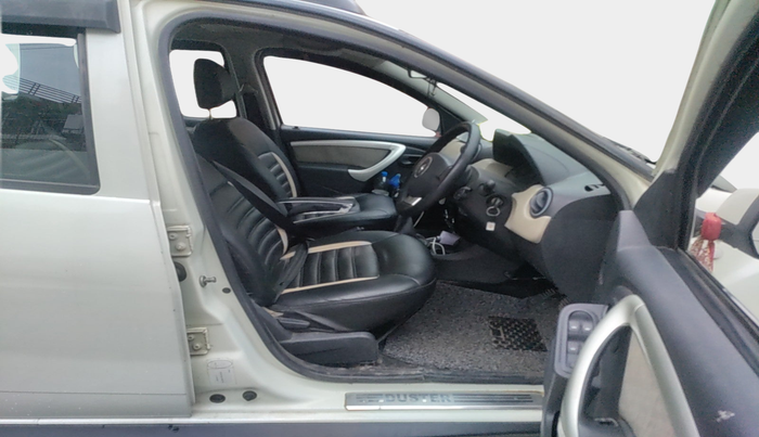 2014 Renault Duster 85 PS RXL DIESEL, Diesel, Manual, 1,07,276 km, interior