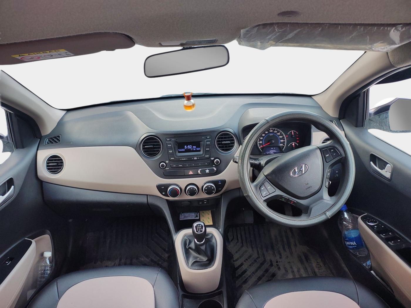 2016 Hyundai Grand i10 SPORTZ 1.2 KAPPA VTVT, Petrol, Manual, 47,739 km, interior