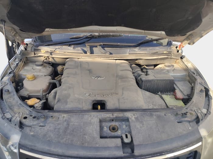 2015 Mahindra XUV500 W6, Diesel, Manual, 86,600 km, exterior