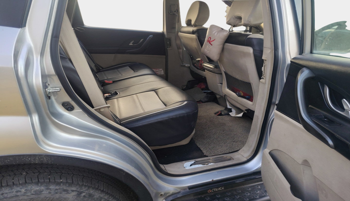 2015 Mahindra XUV500 W6, Diesel, Manual, 86,152 km, interior