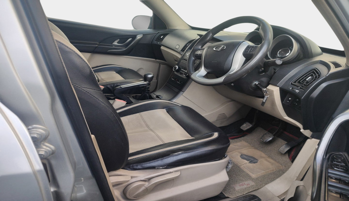 2015 Mahindra XUV500 W6, Diesel, Manual, 86,152 km, interior