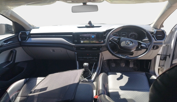 2023 Skoda KUSHAQ AMBITION 1.0L TSI MT, Petrol, Manual, 28,703 km, interior
