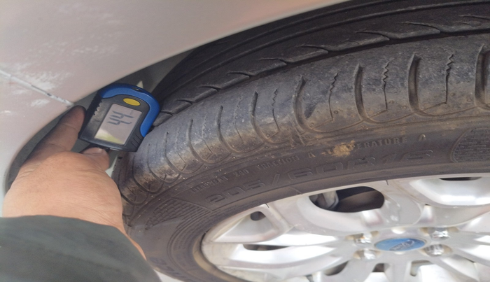 2014 Ford Ecosport TITANIUM 1.0L ECOBOOST, Petrol, Manual, 98,311 km, tyre