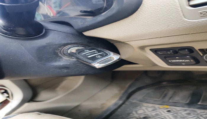 2011 Toyota Corolla Altis G PETROL, Petrol, Manual, 1,61,894 km, interior