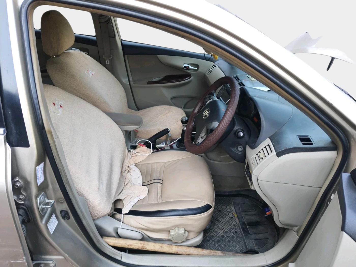 2011 Toyota Corolla Altis G PETROL, Petrol, Manual, 1,61,894 km, interior