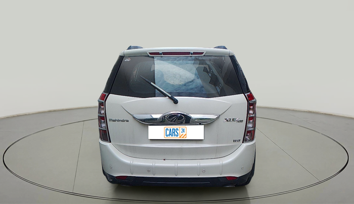 2016 Mahindra XUV500 W6, Diesel, Manual, 66,168 km, exterior