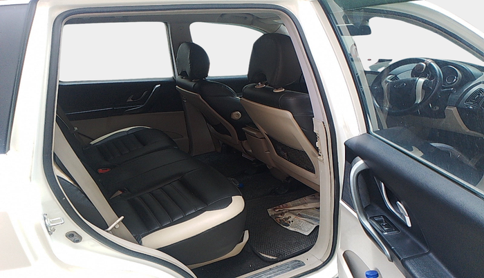 2016 Mahindra XUV500 W6, Diesel, Manual, 66,168 km, interior