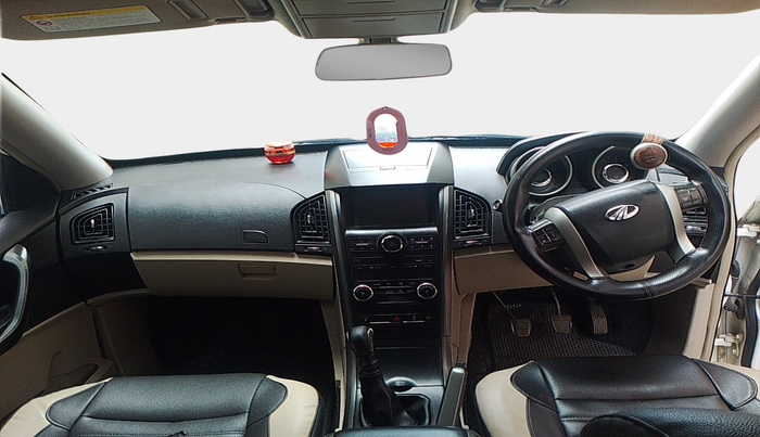 2016 Mahindra XUV500 W6, Diesel, Manual, 66,168 km, interior