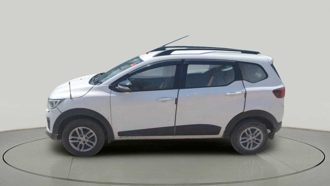 2023 Renault TRIBER RXT, Petrol, Manual, 65,970 km, exterior
