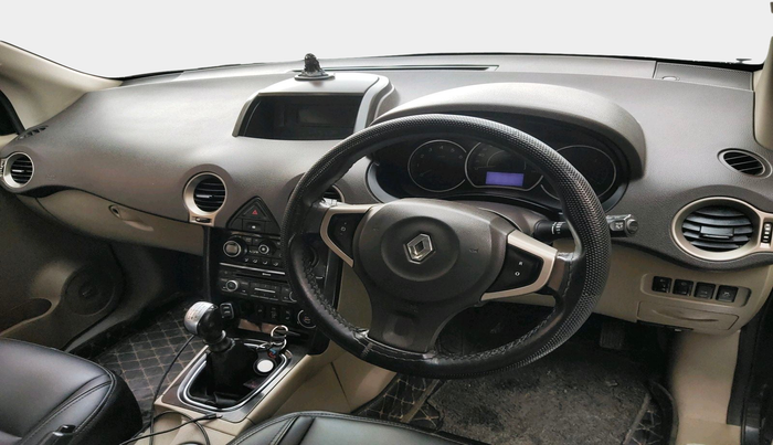 2015 Renault Koleos 4x4 MT, Diesel, Manual, 1,52,029 km, interior