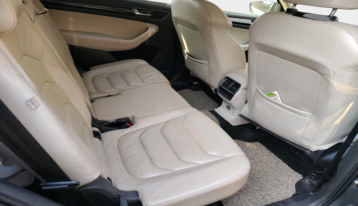 2017 Skoda Kodiaq STYLE 2.0 TDI 4X4 AT, Diesel, Automatic, 1,20,236 km, interior