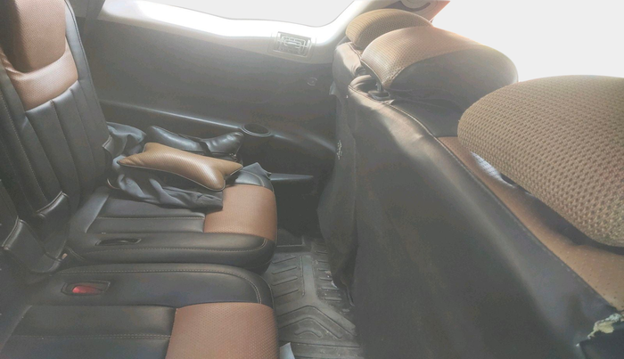 2019 Mahindra XUV500 W7, Diesel, Manual, 1,46,000 km, interior