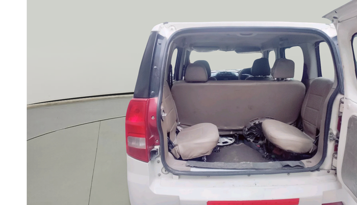 2018 Mahindra TUV300 T6 PLUS, Diesel, Manual, 1,22,447 km, exterior