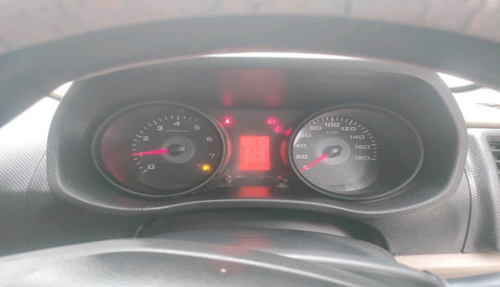 2018 Mahindra TUV300 T6 PLUS, Diesel, Manual, 1,22,447 km, interior