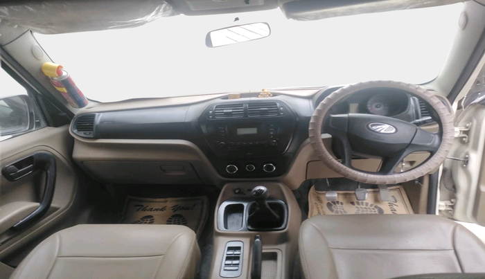 2018 Mahindra TUV300 T6 PLUS, Diesel, Manual, 1,22,447 km, interior