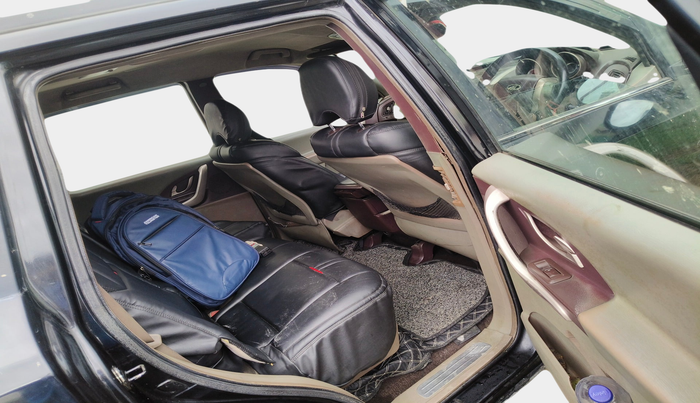 2012 Mahindra XUV500 W8, Diesel, Manual, 1,15,263 km, interior
