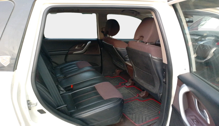 2014 Mahindra XUV500 W8, Diesel, Manual, 61,240 km, interior