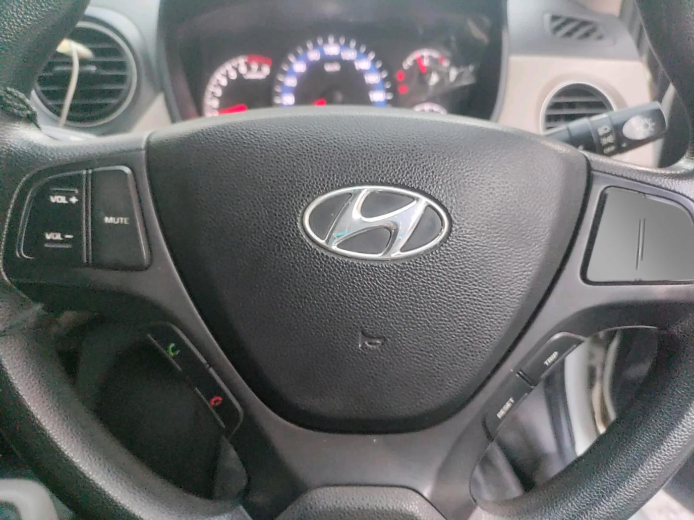 2015 Hyundai Xcent S 1.2, Petrol, Manual, 69,101 km, interior