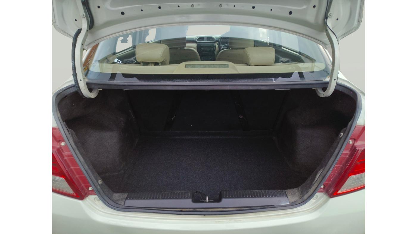 2018 Maruti Dzire VDI, Diesel, Manual, 66,000 km, exterior