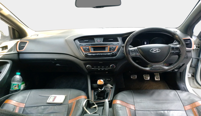 2015 Hyundai i20 Active 1.4 SX, Diesel, Manual, 93,030 km, interior