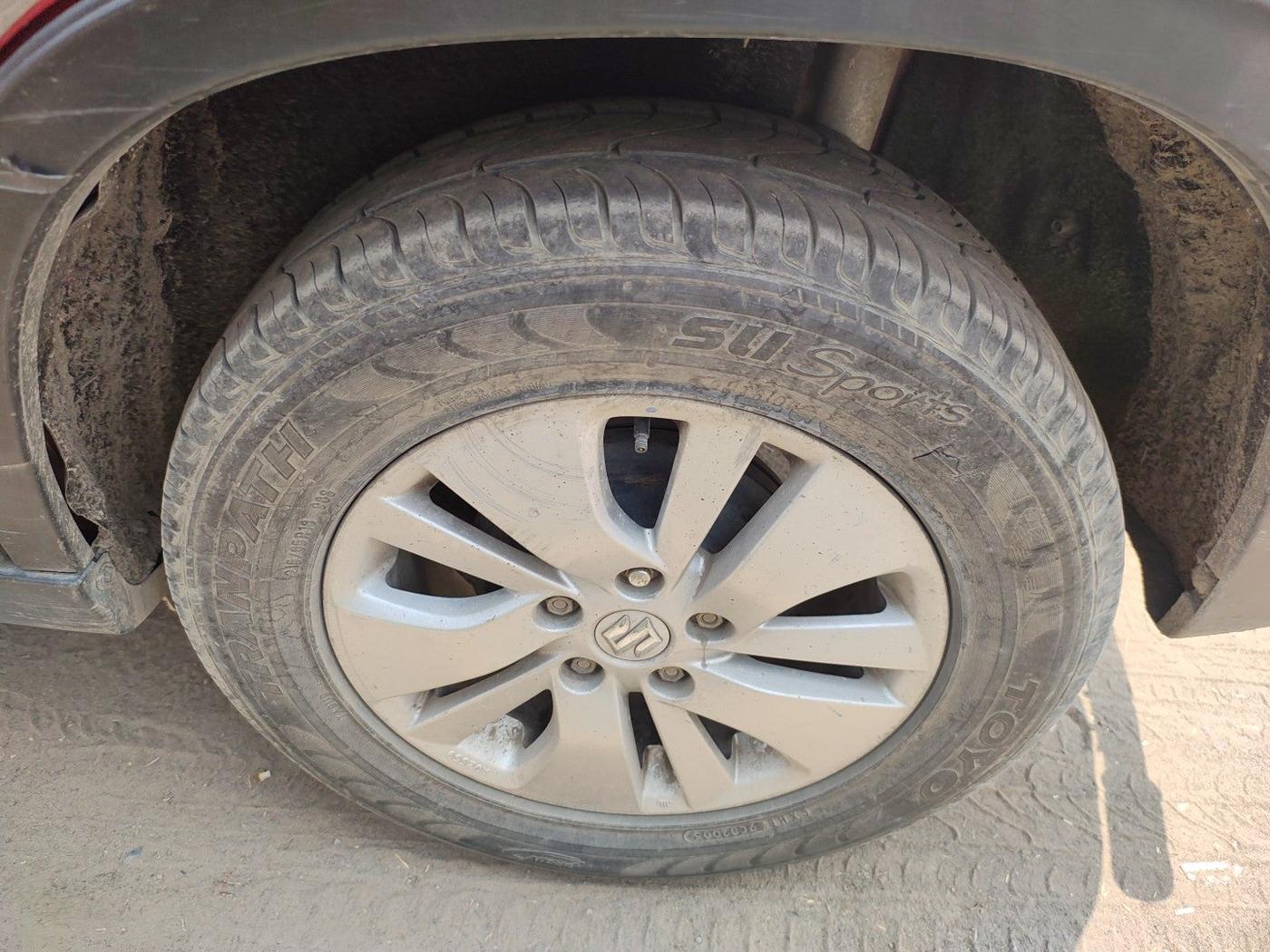 2016 Maruti Vitara Brezza VDI, Diesel, Manual, 76,578 km, tyre