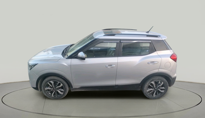 2022 Mahindra XUV300 W8 (O) 1.5 DIESEL, Diesel, Manual, 94,478 km, exterior