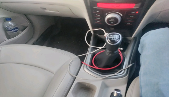 2022 Mahindra XUV300 W8 (O) 1.5 DIESEL, Diesel, Manual, 94,478 km, interior