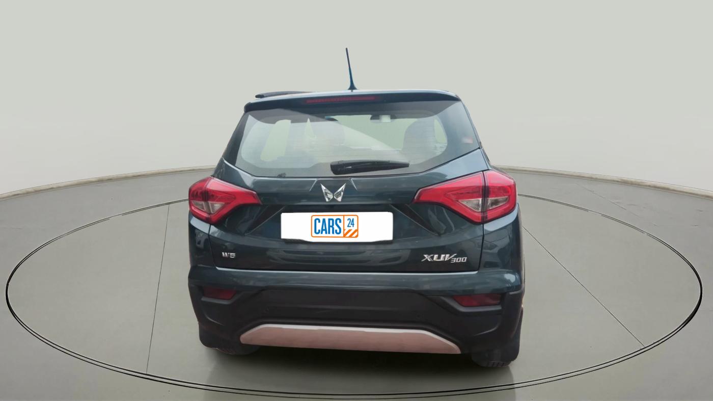 2023 Mahindra XUV300 W8 (O) 1.2 PETROL, Petrol, Manual, 11,283 km, exterior