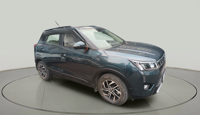 2023 Mahindra XUV300 W8 (O) 1.2 PETROL, Petrol, Manual, 11,283 km, exterior