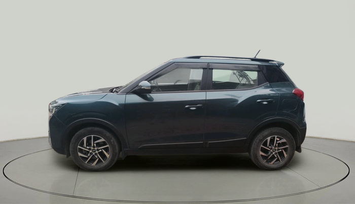 2023 Mahindra XUV300 W8 (O) 1.2 PETROL, Petrol, Manual, 11,283 km, exterior