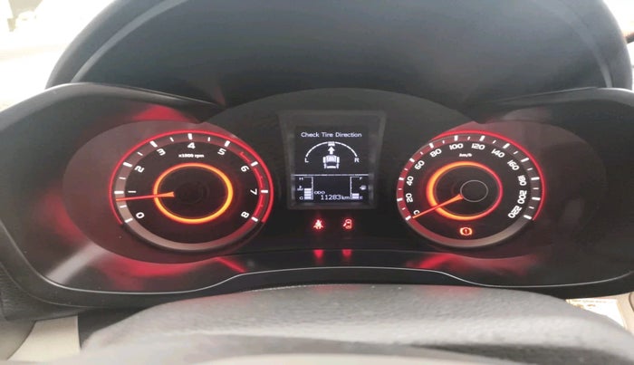 2023 Mahindra XUV300 W8 (O) 1.2 PETROL, Petrol, Manual, 11,283 km, interior