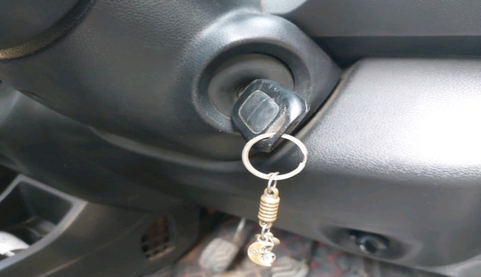 2017 Renault Kwid RXT 1.0, Petrol, Manual, 70,202 km, interior