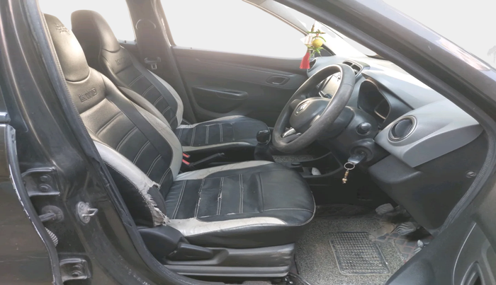 2017 Renault Kwid RXT 1.0, Petrol, Manual, 70,202 km, interior