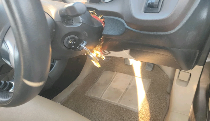 2013 Honda Brio V MT, Petrol, Manual, 74,133 km, interior