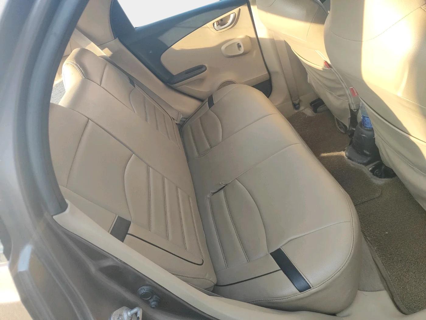 2013 Honda Brio V MT, Petrol, Manual, 74,133 km, interior