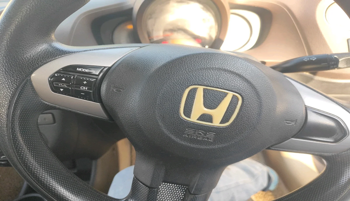 2013 Honda Brio V MT, Petrol, Manual, 74,133 km, interior