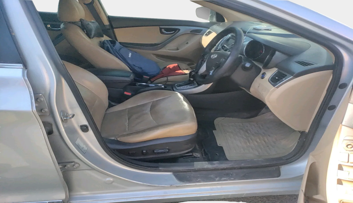 2013 Hyundai New Elantra 1.6 SX AT DIESEL, Diesel, Automatic, 1,08,066 km, interior
