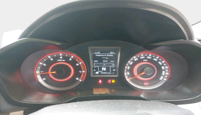 2021 Mahindra XUV300 W8 (O) 1.2 PETROL, Petrol, Manual, 44,081 km, interior